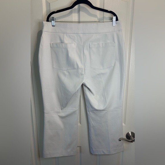 🤍”SPANX” NWT Women's 1X Petite Crisp White Flat Front Capris w/ Back Pockets - Picture 14 of 14